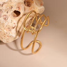 European And American Open Stainless Steel Bracelet 18K Gold Plating Heart-shaped Design Sense